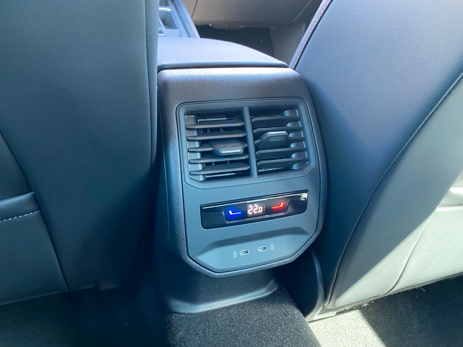 Fahrzeugabbildung SEAT Leon Sportstourer 1.5 eTSI FR *DSG *AHZV