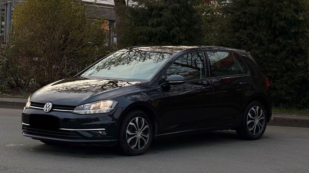 Image of Volkswagen Golf