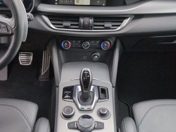 Alfa-Romeo Stelvio - 11