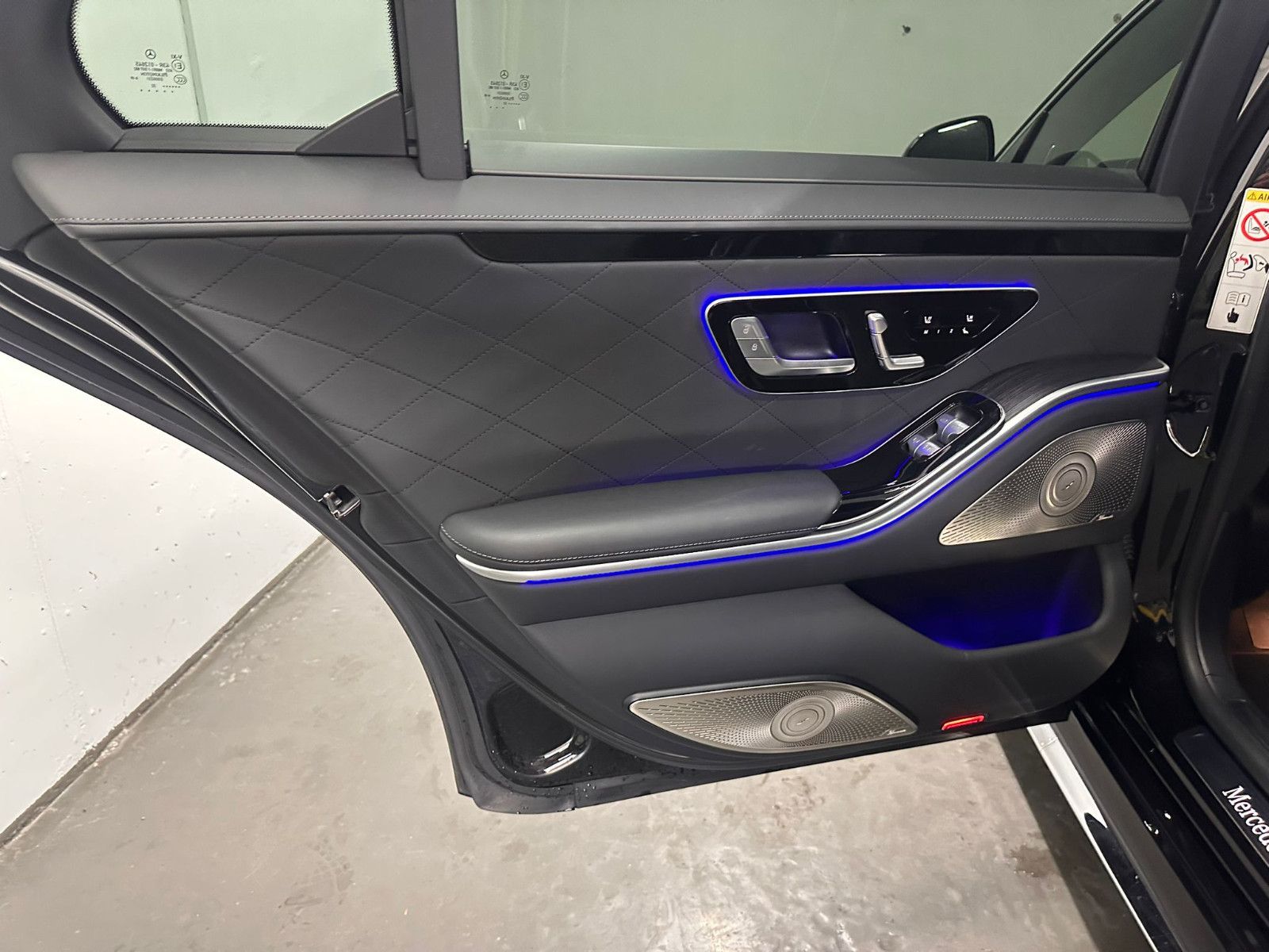 Fahrzeugabbildung Mercedes-Benz S 580 e 4MATIC AMG-LINE *PANO*MAGICV*