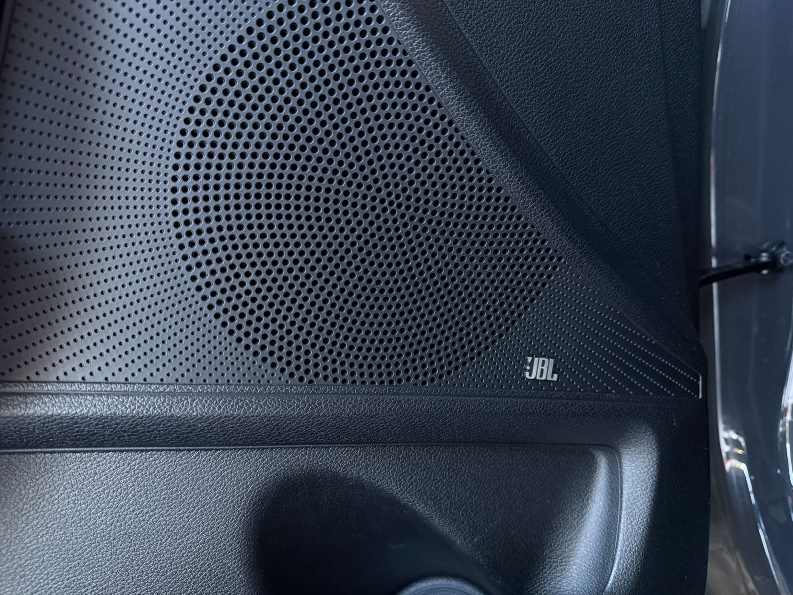 Fahrzeugabbildung Kia Ceed GT Line PANO JBL KAM LED