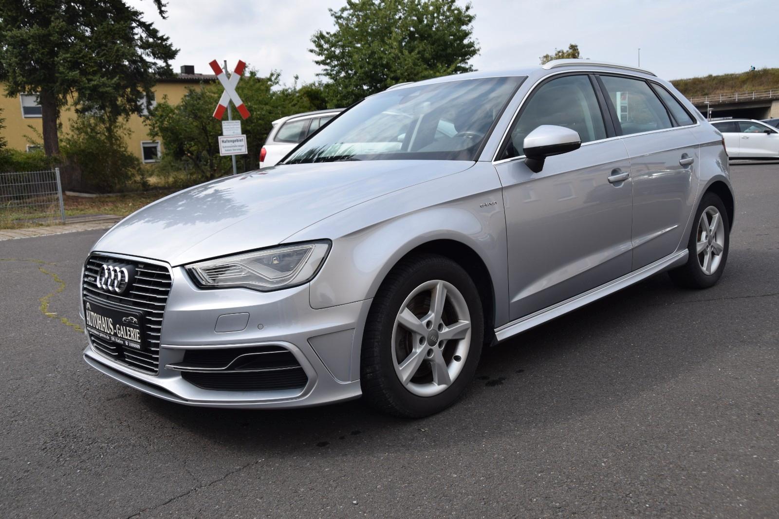 Audi A3 Sportback e-tron*LED*ACC*TEILLEDER*NAVI