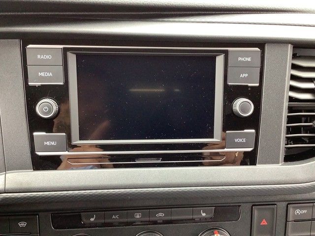 Fahrzeugabbildung Volkswagen T6.1 Transporter TDI Kasten SHZ AHK RFK GRA KLIM