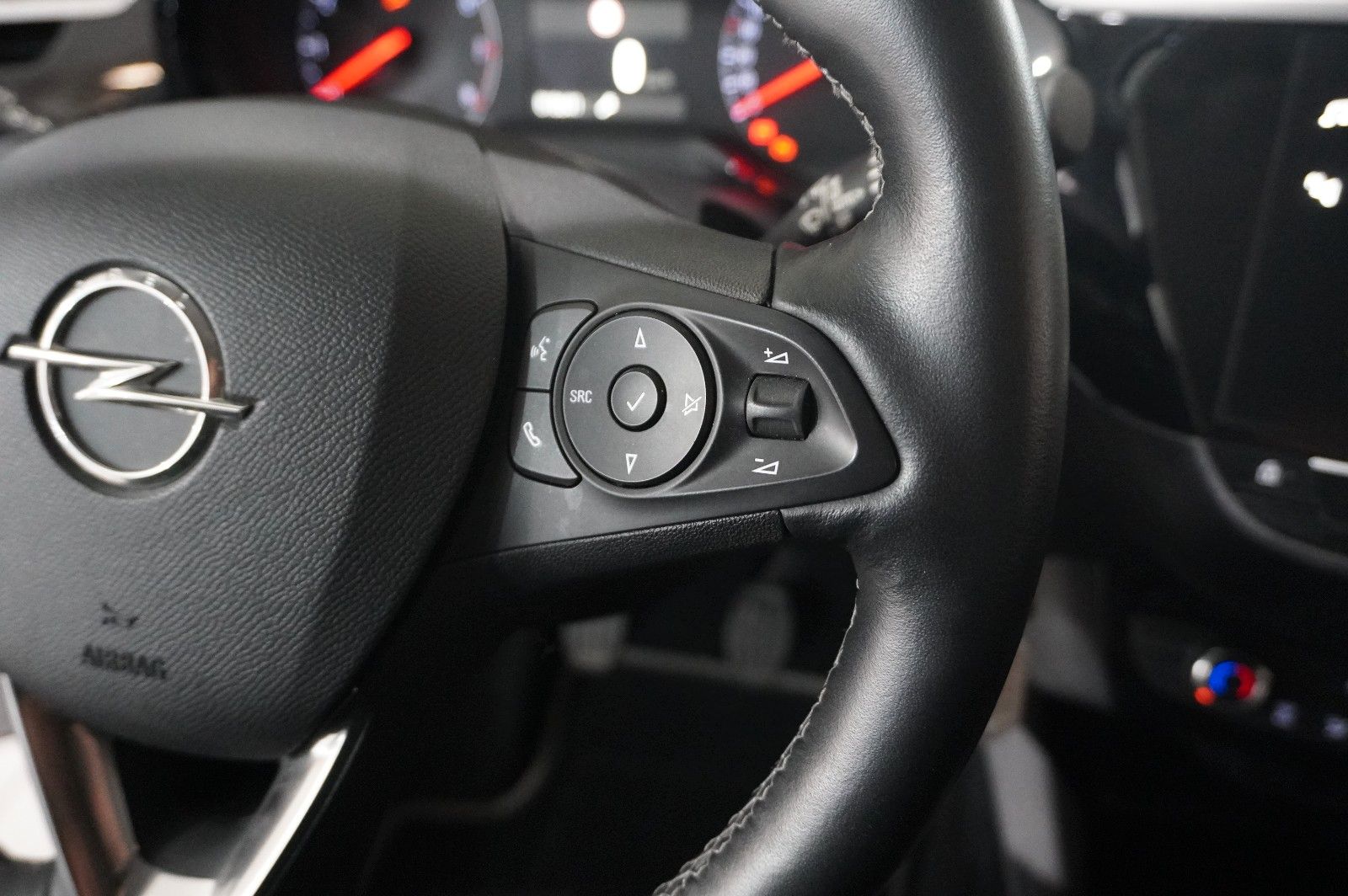 Fahrzeugabbildung Opel Corsa F 1.2 ELEGANCE NAVI/LED/TEMP./SPORT/DAB+