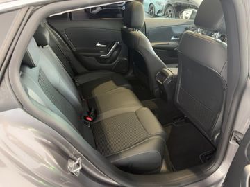 Mercedes CLA 180 Shooting Brake - 8