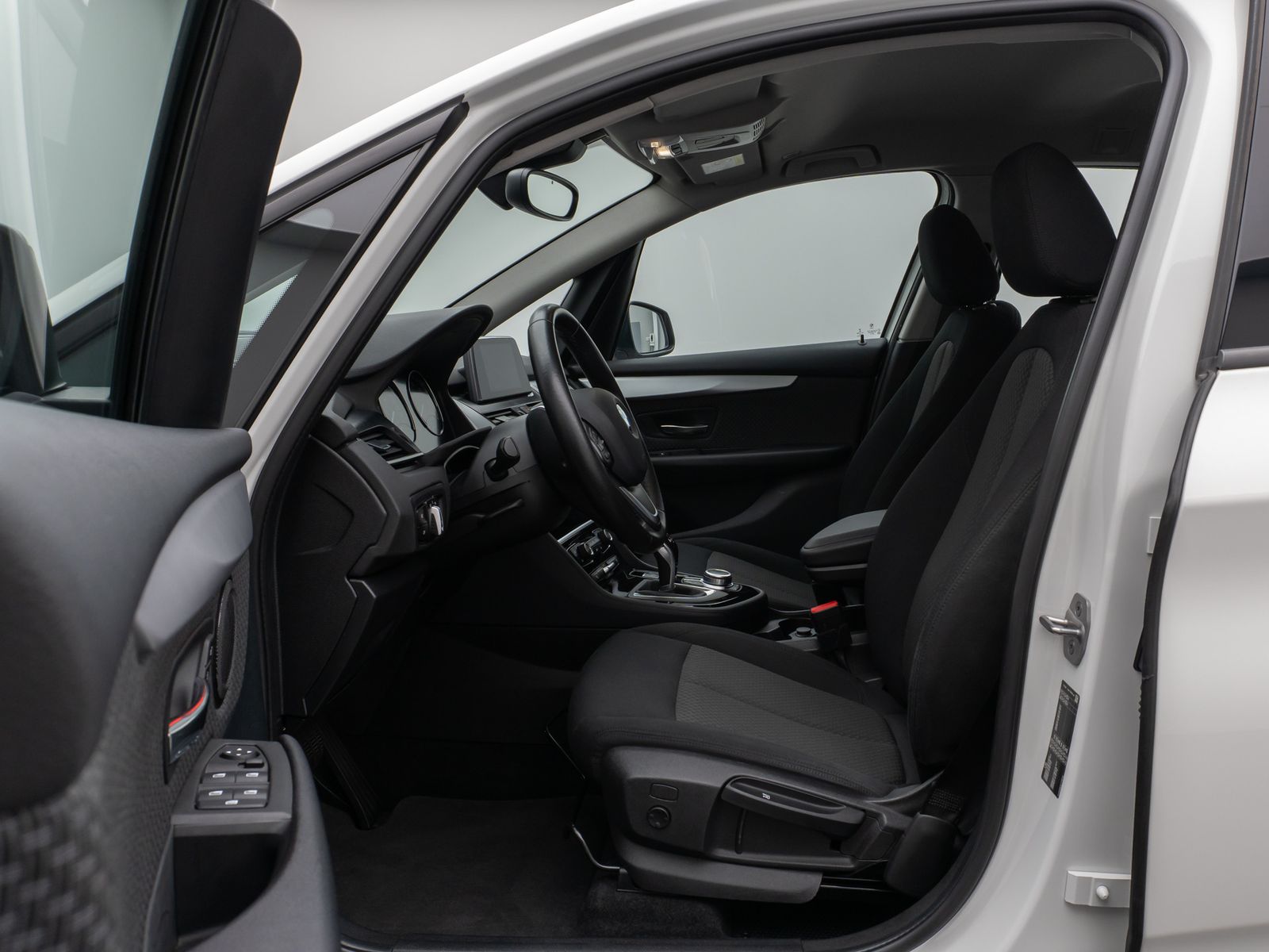 Fahrzeugabbildung BMW 218d Kamera Navi HiFi AHK LED Geschwindigkeitsre
