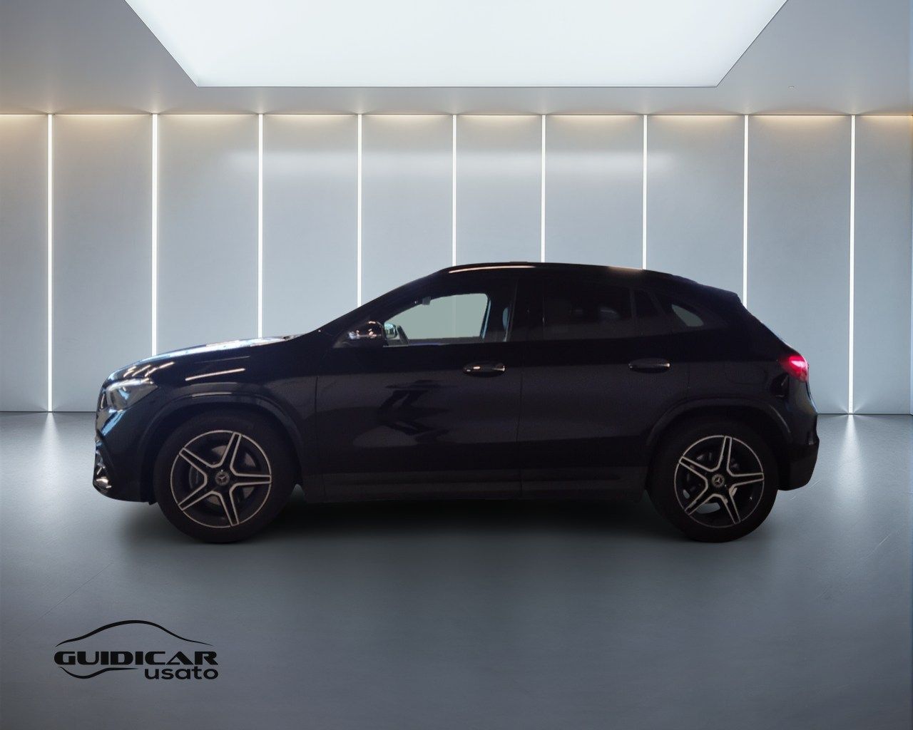 Mercedes-Benz GLA-H247 2023 - GLA 180 d AMG Line imagem 3