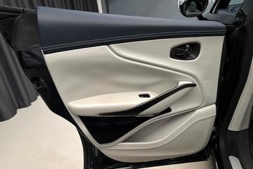 صورة مصغرة 36 لـ 2024 Aston Martin DBX