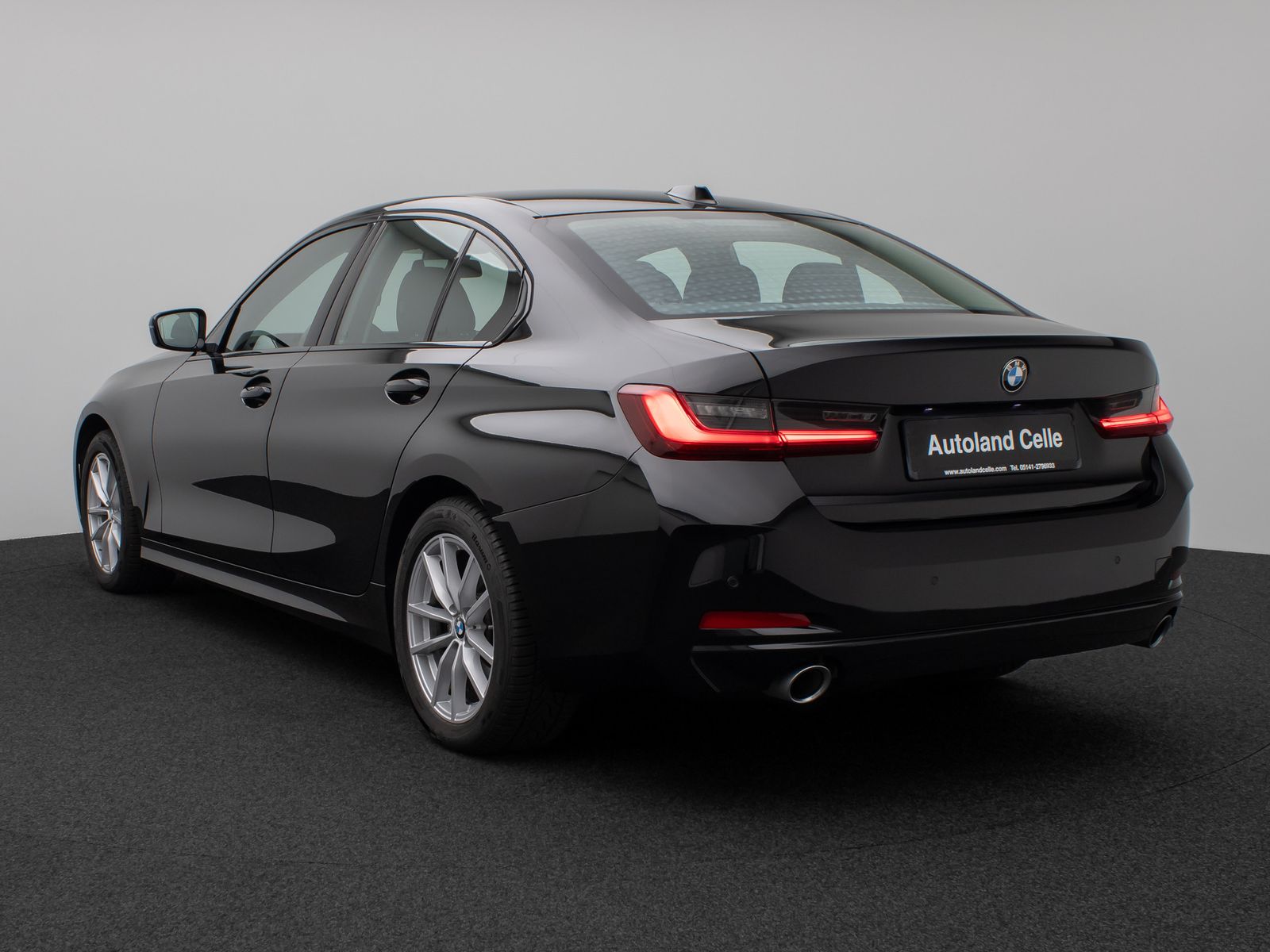 Fahrzeugabbildung BMW 318i DAB PDC Widscreen Geschwindigkeitsreg LED