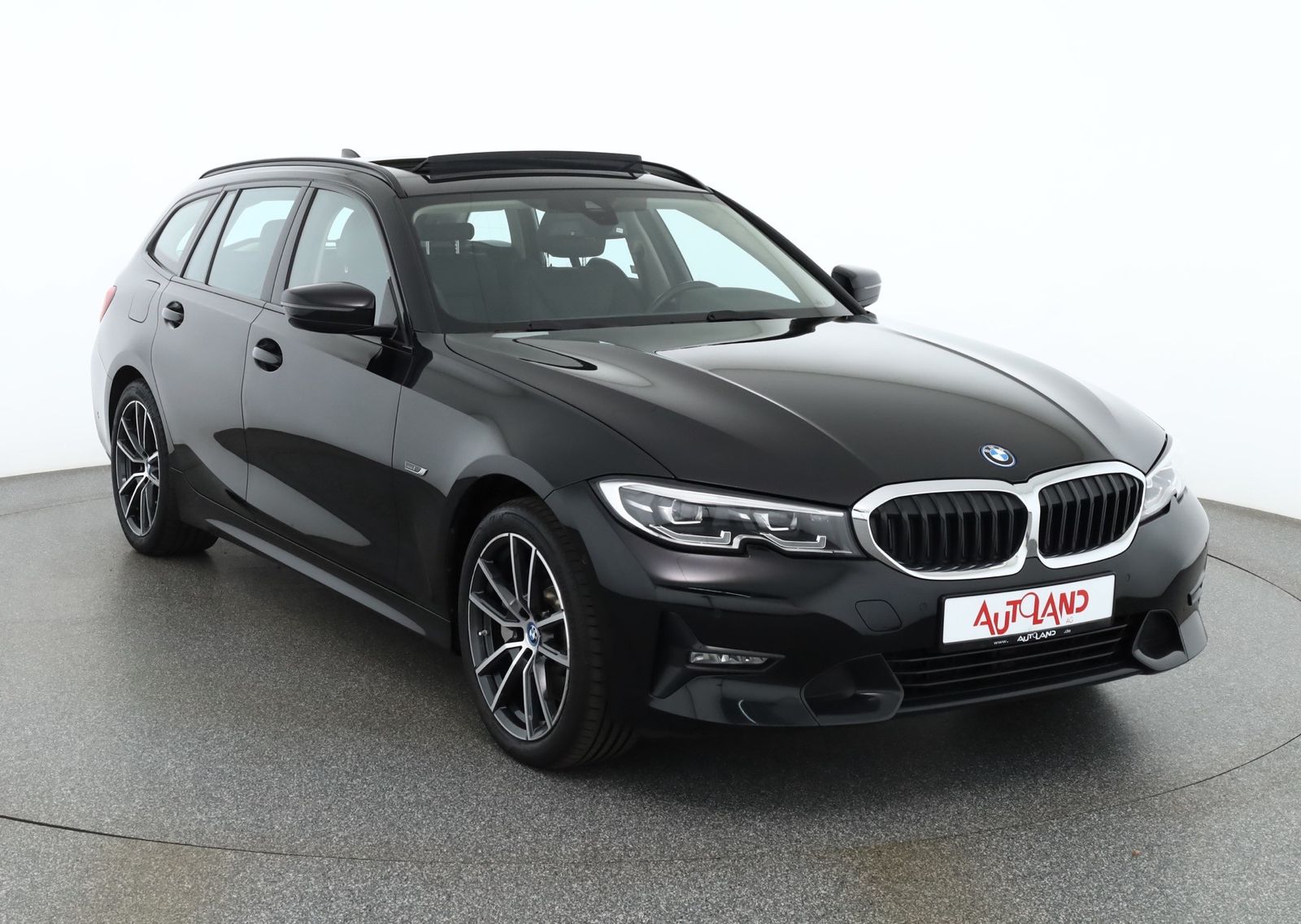 BMW 330e Touring Sport Line Leder AHK Panorama Navi foto 7