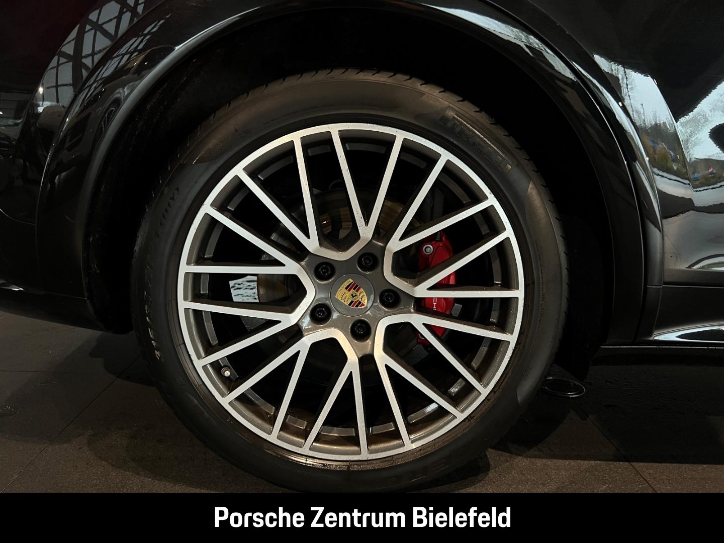 Porsche Cayenne GTS Surround-View Luftfederung 21-Zoll