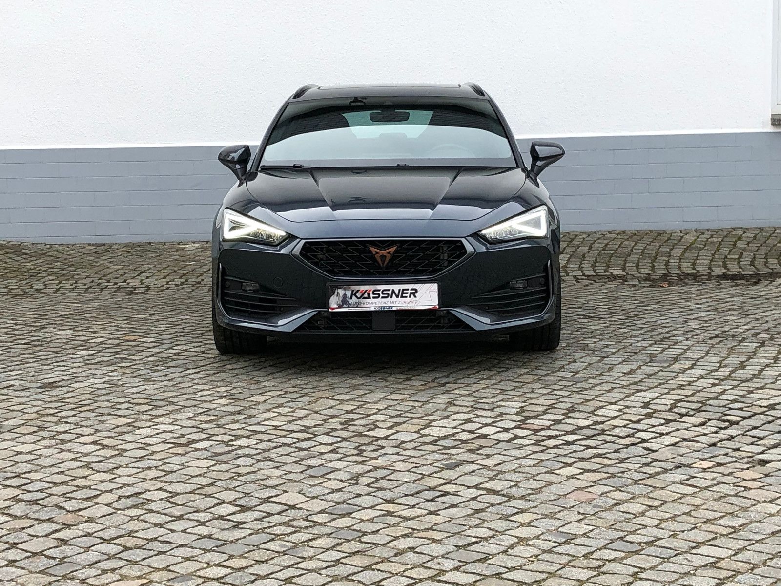 Fahrzeugabbildung CUPRA Sportstourer 2,0 TSI DSG *AHZV *Leder *PANO