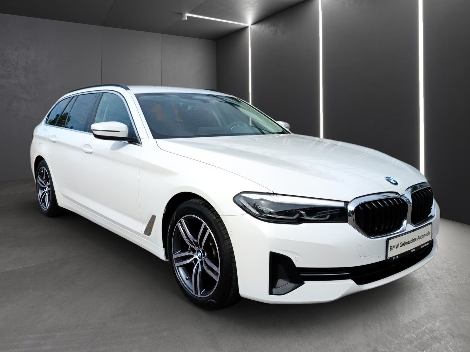 BMW 520d Touring+ANH.KUPPLUNG+LIVE COCKPIT PRO+DR. A imagem 3