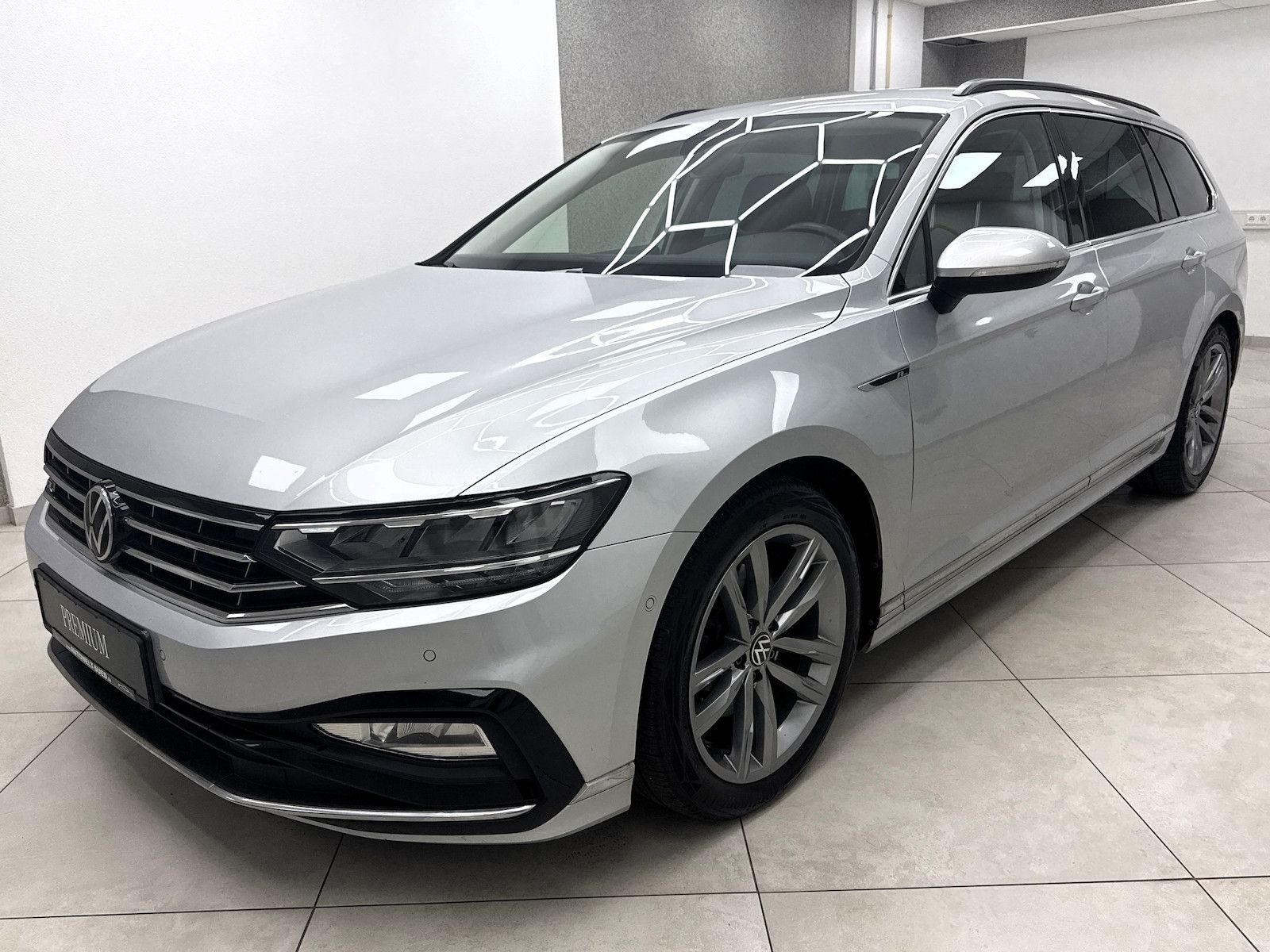Volkswagen Passat Variant 2.0 TDI DSG R-Line Sportpaket ACC imagem 2