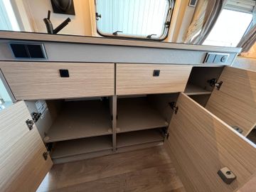 Fahrzeugabbildung HYMER / ERIBA / HYMERCAR Eriba Touring 560  - Urban -Sie sparen: 3.014€!