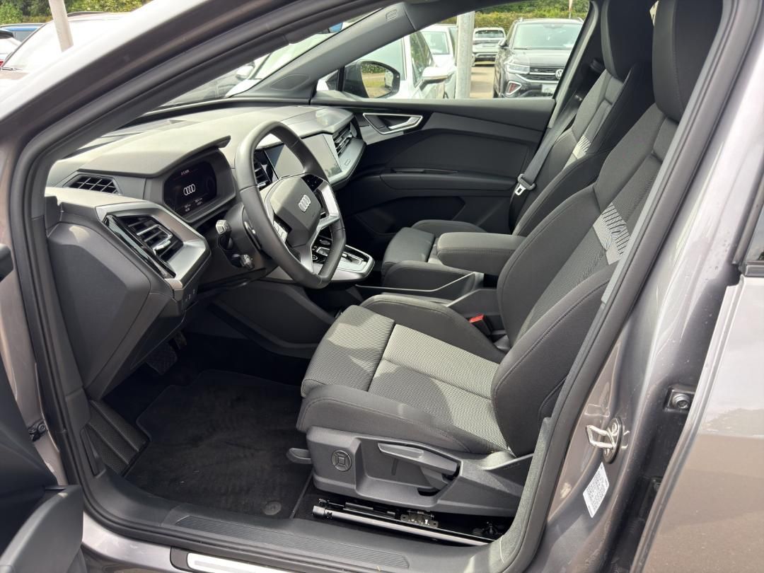 Fahrzeugabbildung Audi Q4 e-tron 40 S Line AHK,HUD,Kamera,LED,Matrix,LM