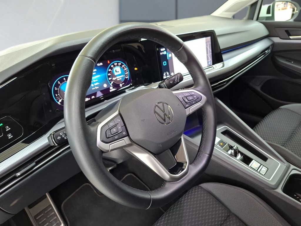 Golf VIII Variant 1.5 eTSI Active *DSG*AHK*LED*A