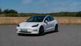 Tesla Model 3 Allradantrieb mit Dualmotor Performa...