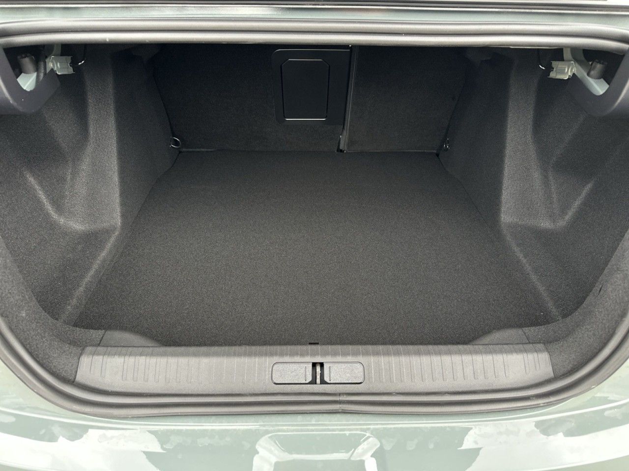 Fahrzeugabbildung Citroën C4 X Hybrid 145 Doppelkupplung 6-Gang MAX