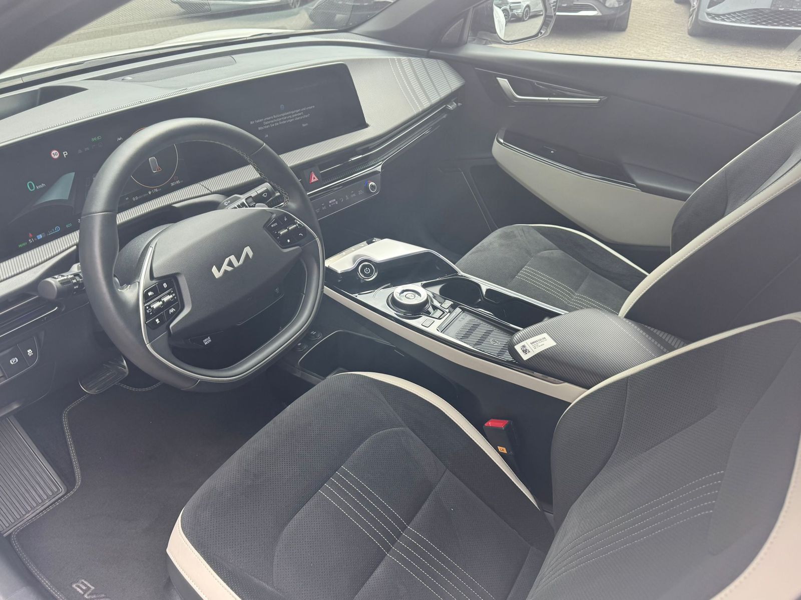 Fahrzeugabbildung Kia EV6 GT-Line 4WD WERKSGA+PANO+MEMO+HEAD+ACC+360°