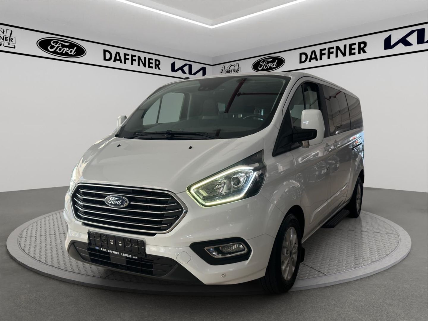 Fahrzeugabbildung Ford Tourneo Custom Transit Kombi 320 L2 Titanium