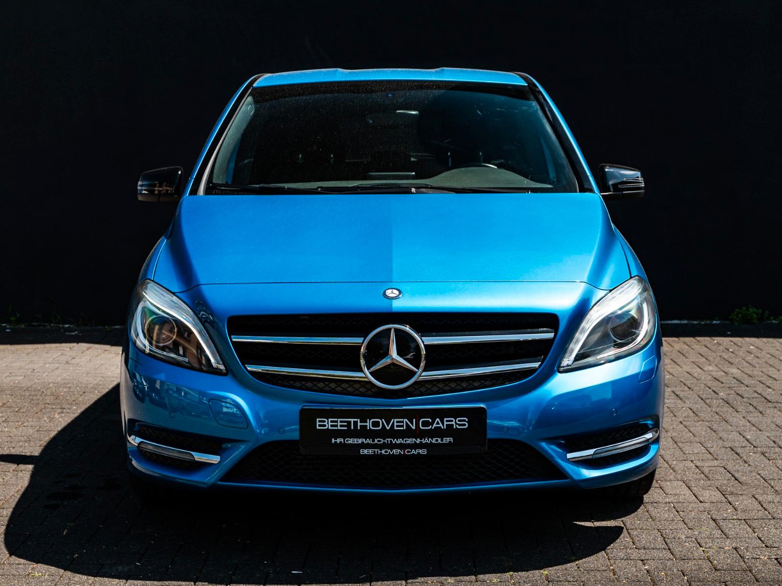 Mercedes-Benz B 180