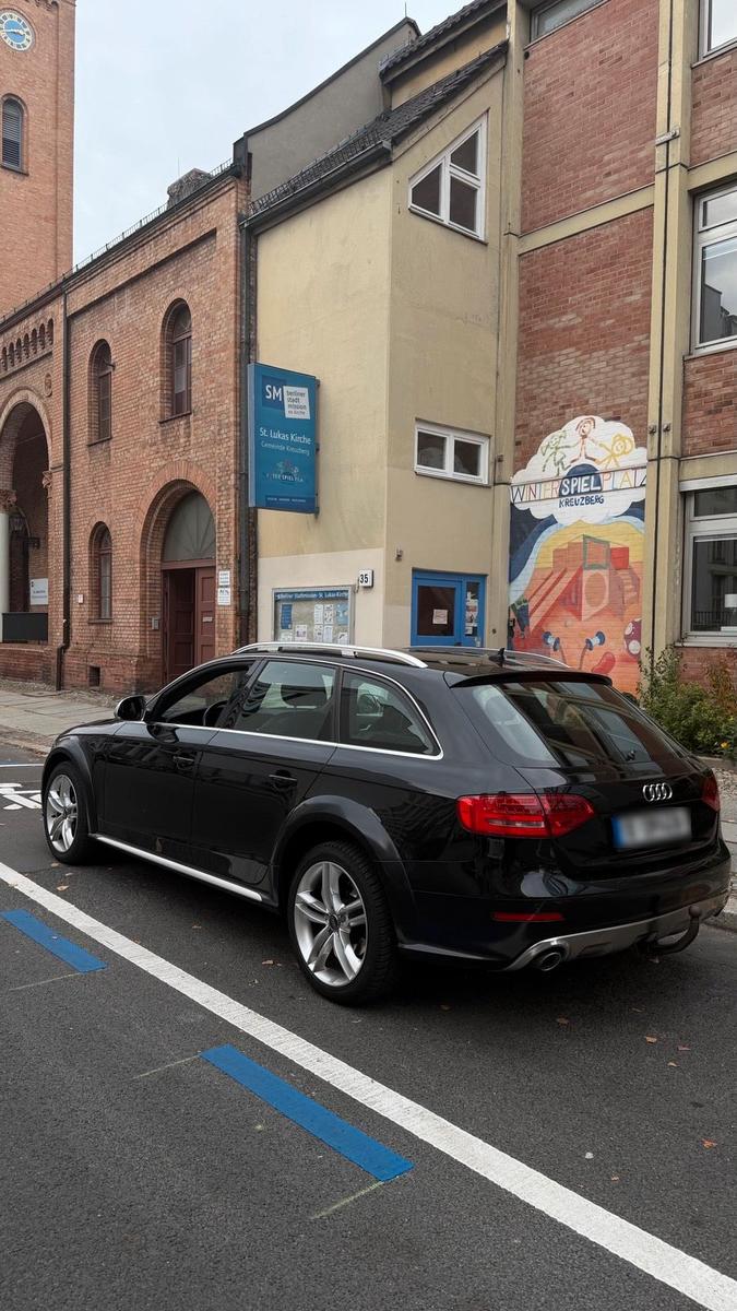 Audi A4 2009 — photo 6
