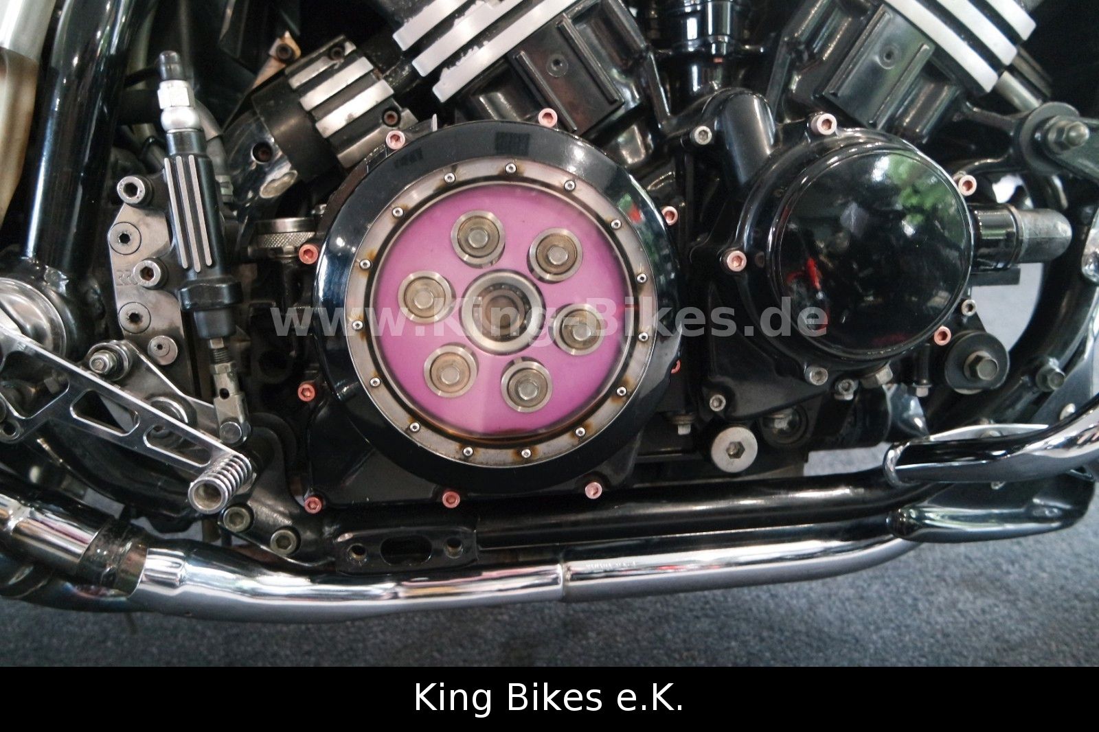 Fahrzeugabbildung Yamaha Vmax 1200 - Billet - White Power - Supertrapp