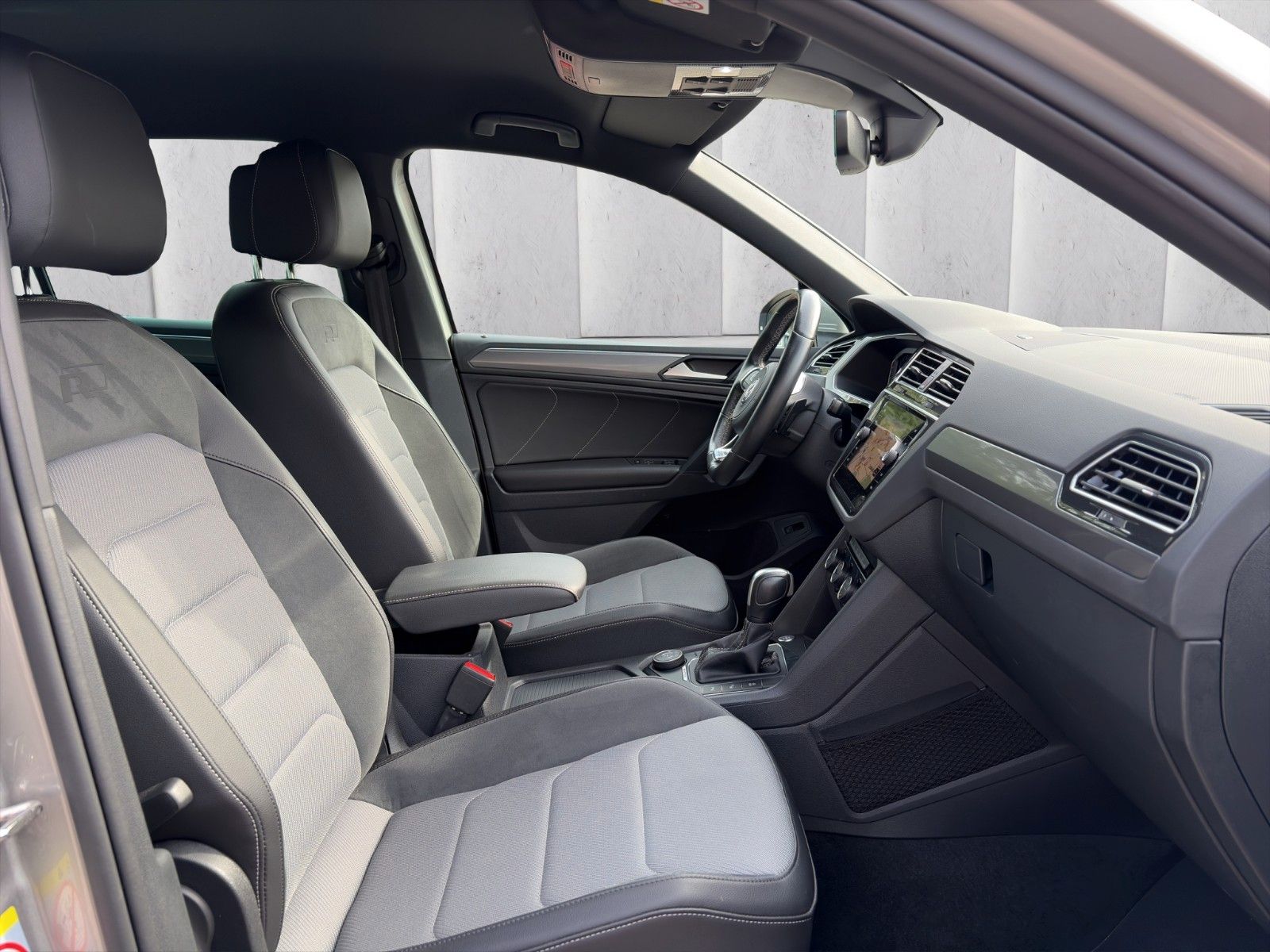 Fahrzeugabbildung Volkswagen Tiguan Highline R-Line 4Motion DSG*ACC*LED*SHZ**