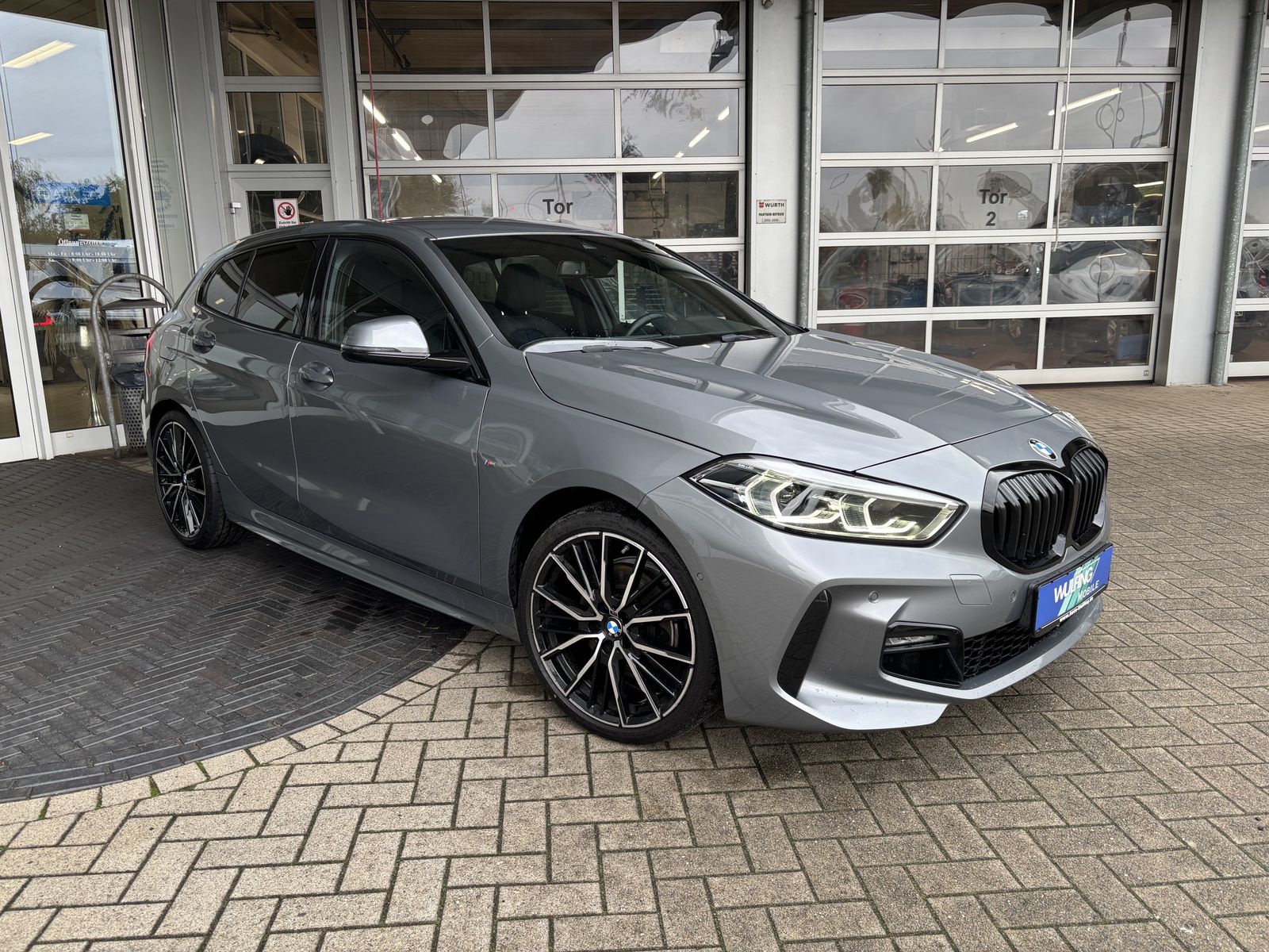 BMW 118 i M Sport 1.Hd LED FPK NAVI HARMANN&KARDON imagem 3