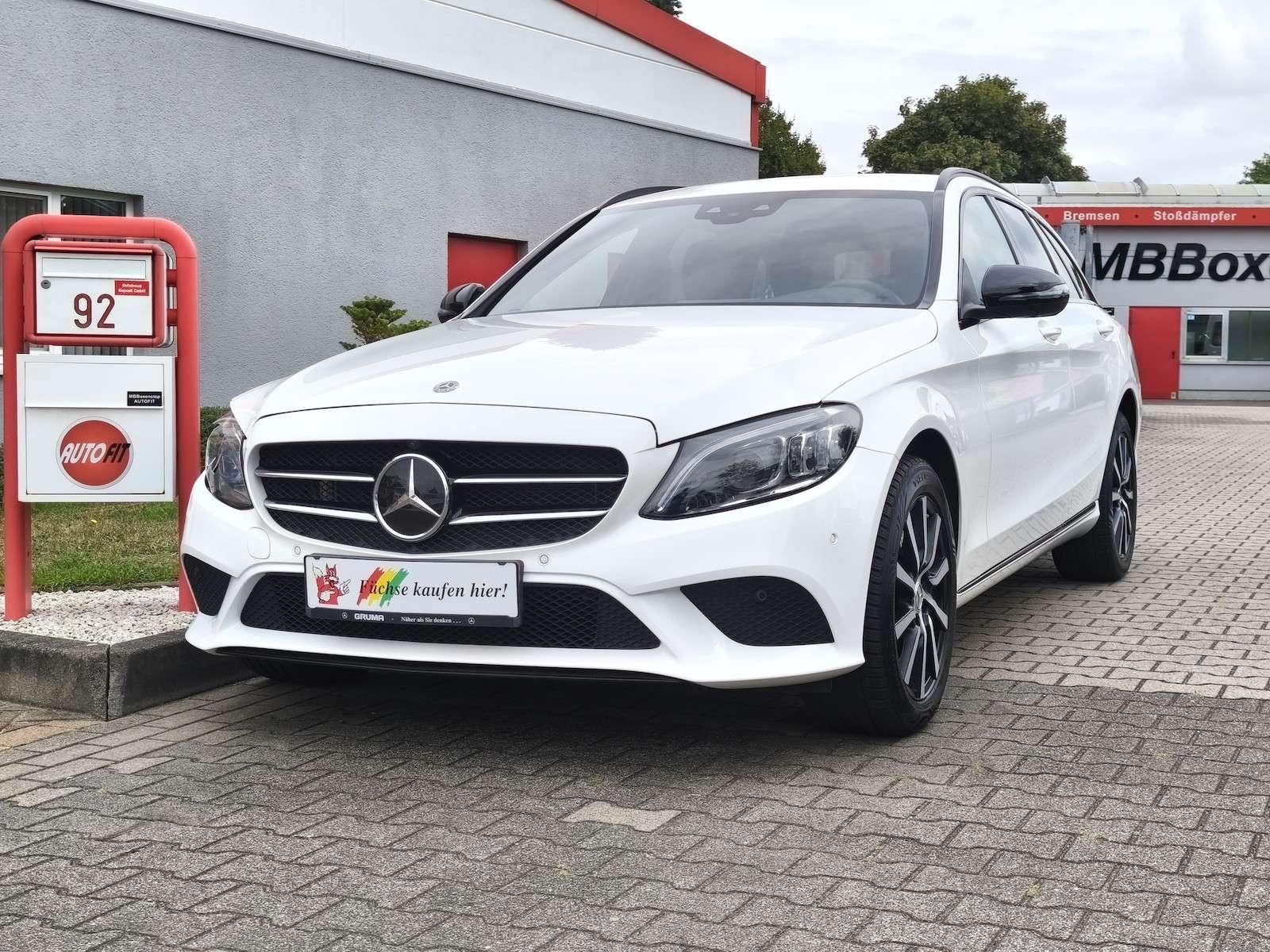 Fahrzeugabbildung Mercedes-Benz C300d T 4Matic Multibeam/Sound/Memory/StandHz...