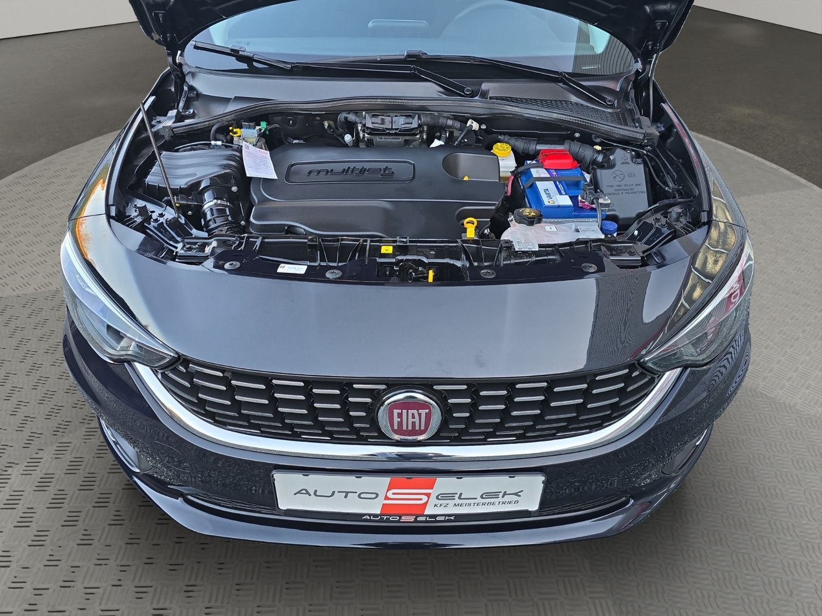 Fahrzeugabbildung Fiat Tipo Lounge Automatik Kamera LED  Navi  PCD