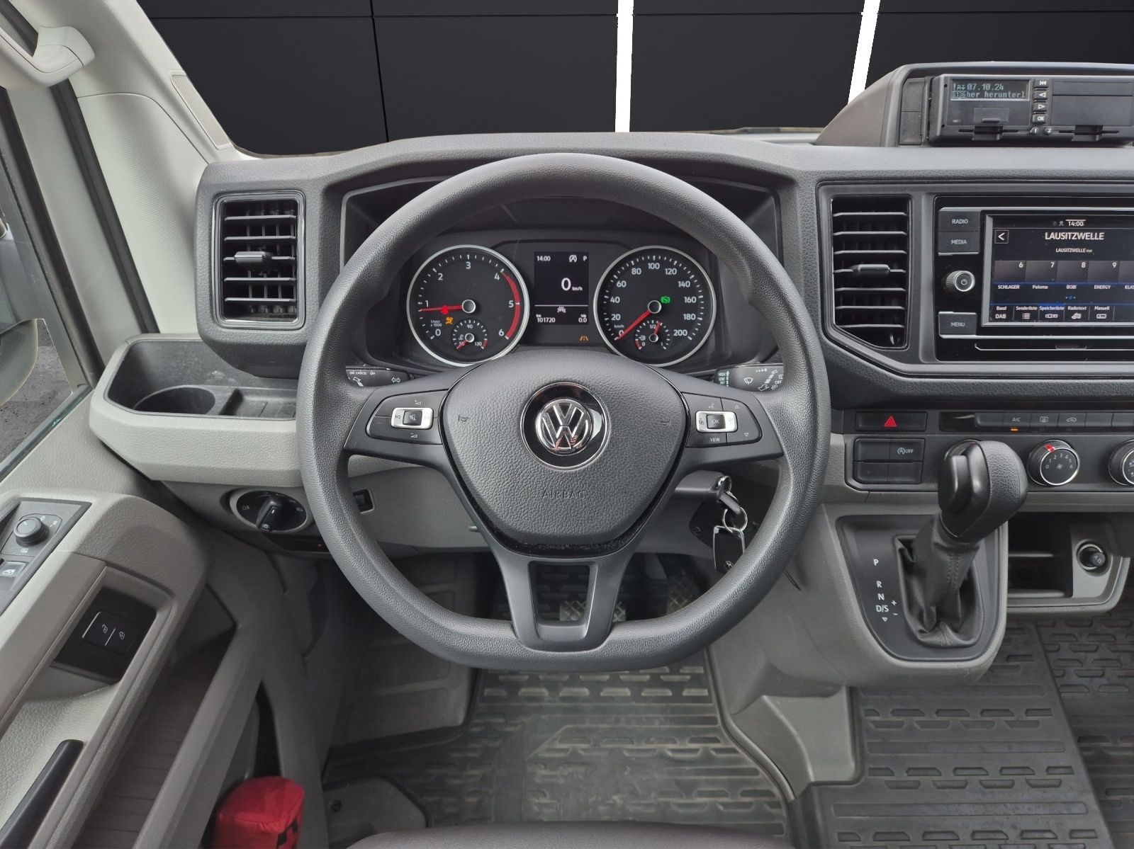 Fahrzeugabbildung Volkswagen Crafter 50 DSG LR HD 9-Si Rollstuhllift Trittstu