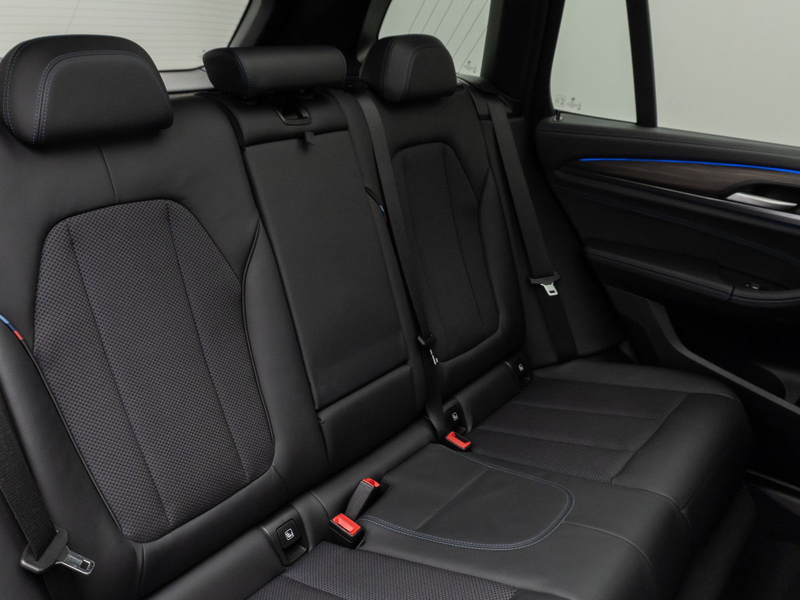 Fahrzeugabbildung BMW X3 M40d Panorama 360° HUD DAB H/K AHK Komfort