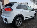 Kia e-Niro Spirit 64kWh|Garantie04/28|SOH98%|Lederp. - weiße Kia Niro EV