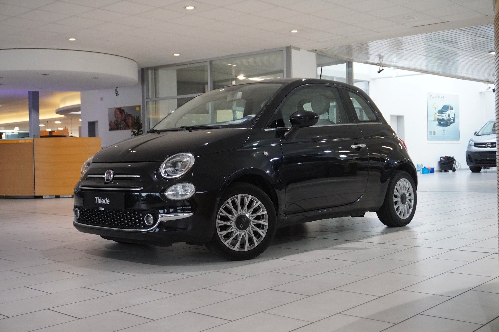 Fahrzeugabbildung Fiat 500 1.2 LOUNGE LED/PANO./USB/NEBEL/TOUCH/PDC