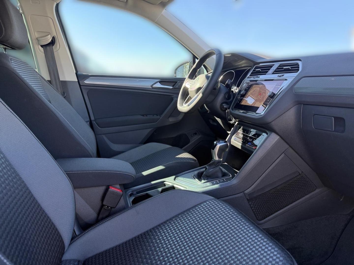 Volkswagen Tiguan Active 1.5 TSI StandHZG AHK-klappbar Navi, миниатюра 23