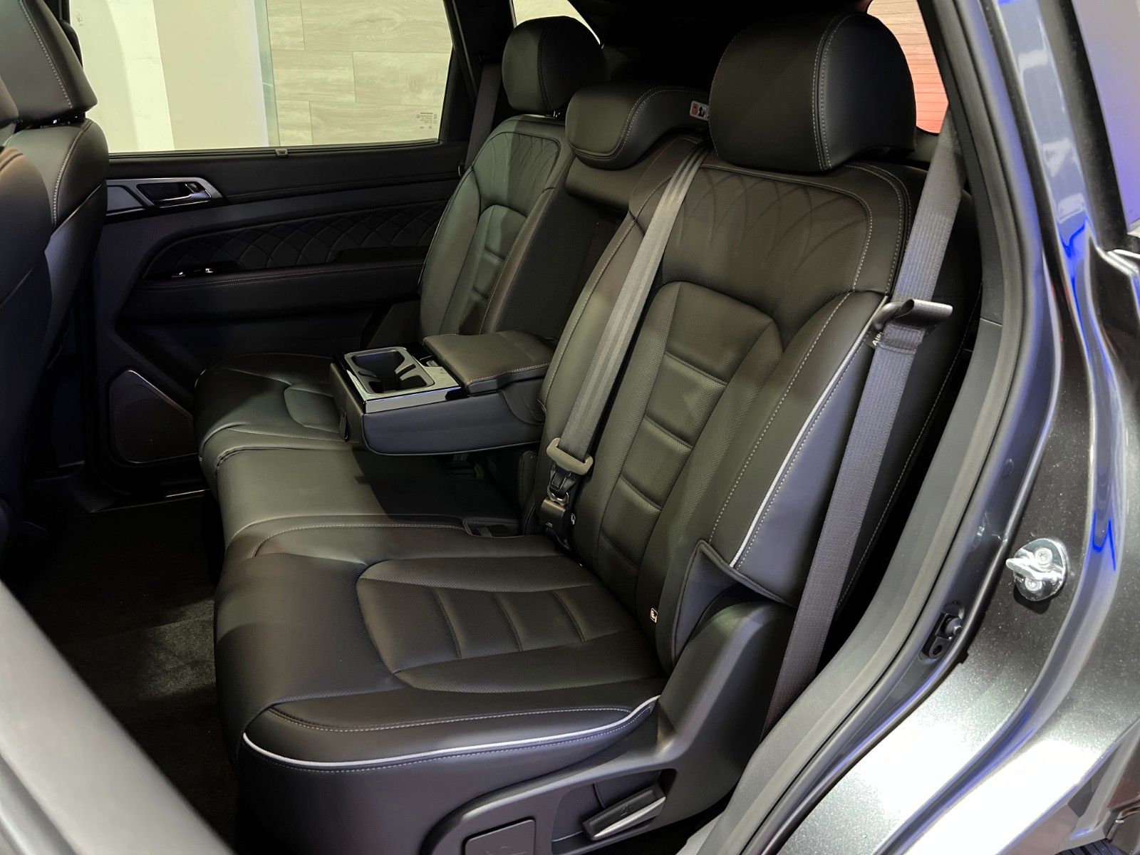 Fahrzeugabbildung Ssangyong KGM REXTON  Titanium Plus 4WD *7 Sitz*360*AHK*