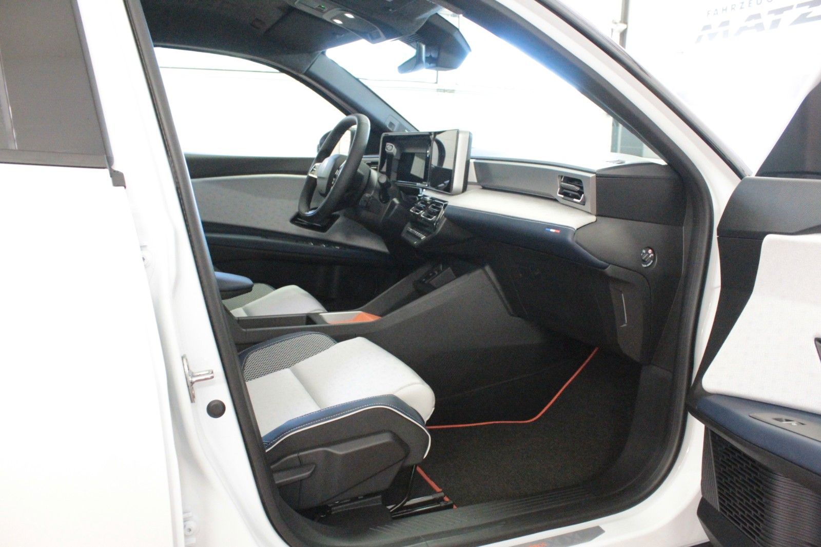 Fahrzeugabbildung Renault R 5 E-Tech 150 Comfort Range Rolland-Garros