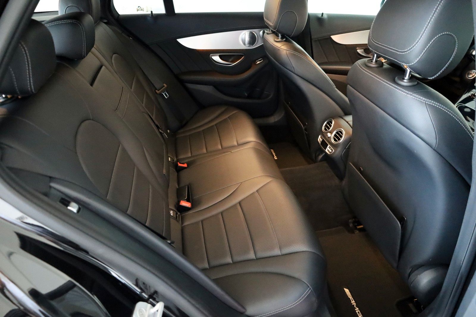 Fahrzeugabbildung Mercedes-Benz C 220d T, AMG Line,HeadUp,ACC,Keyless,Burmester