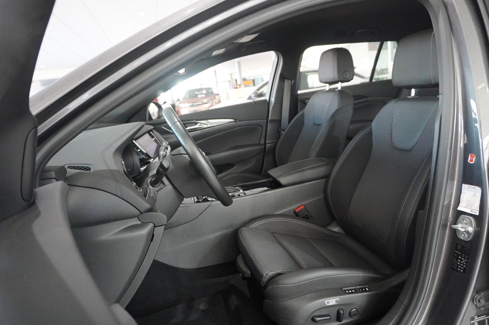 Fahrzeugabbildung Opel Insignia B ST 2.0D BUSINESS NAVI/LED/KAMERA/HUD