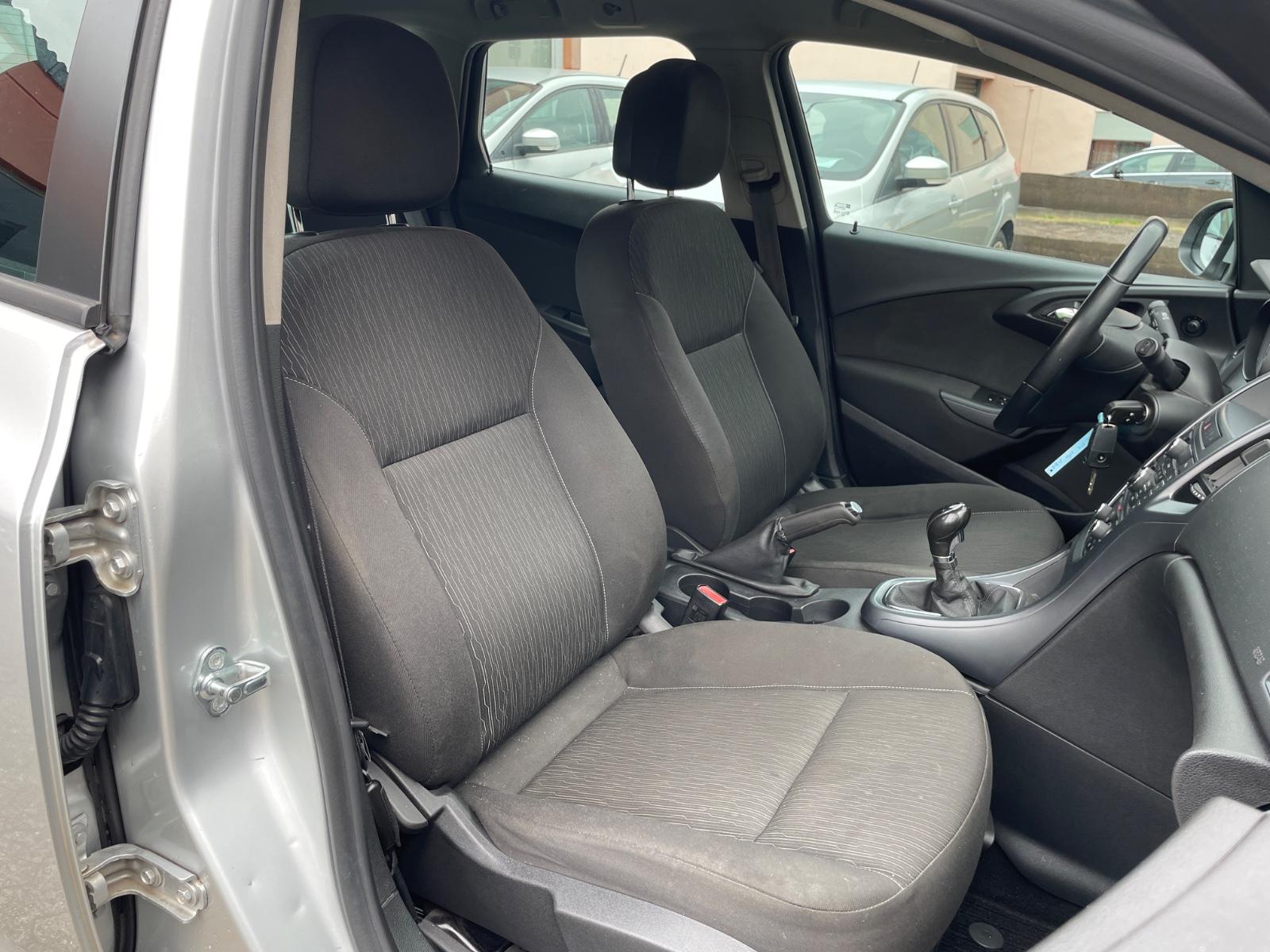 Opel Astra 2015 — photo 15
