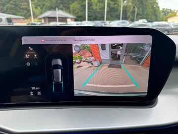 Audi Q3 TFSI 110 kW AHK*StHz*Panodach*