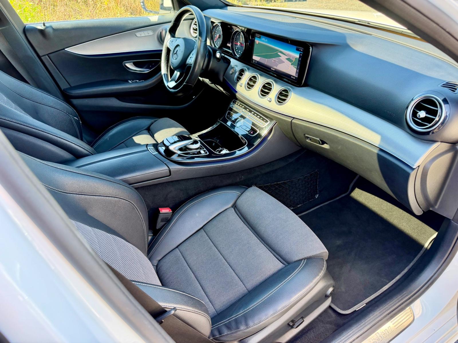 Mercedes-Benz E220d*AMG Line*LED*Navi*Burmester*