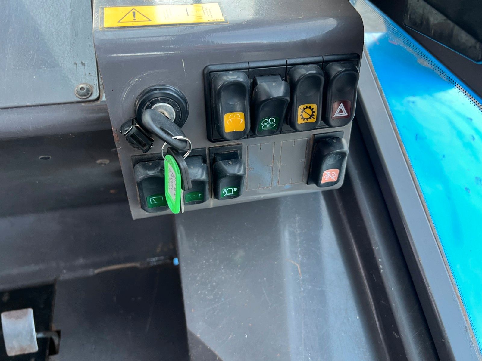 Fahrzeugabbildung Manitou M30-4 / nur: 2.931h / SS / Allrad / 5,3m Hubhöhe