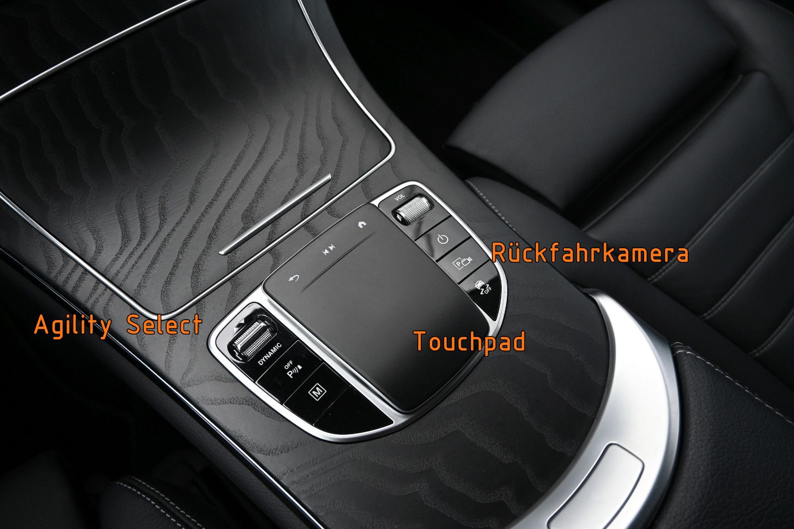 Fahrzeugabbildung Mercedes-Benz GLC 300 de 4MAT. AMG LINE °ACC°HEAD-UP°MEMORY°