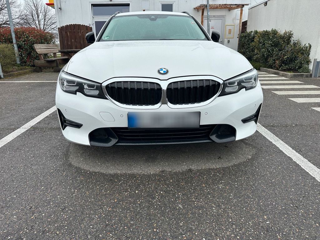 Image of BMW 320