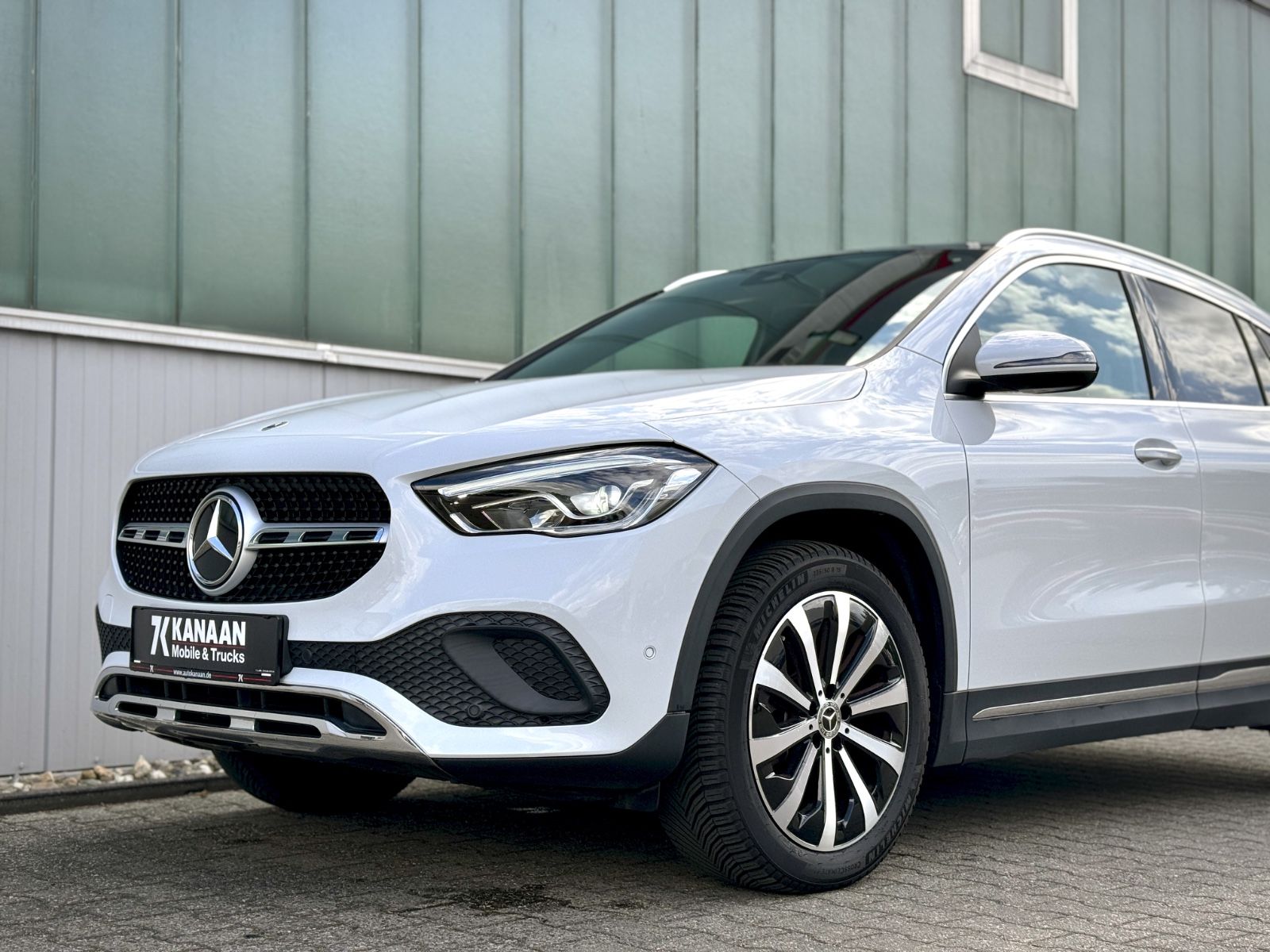 Mercedes-Benz GLA 180 Progressive *PANORAMA|ASSIST|LED* imagem 2