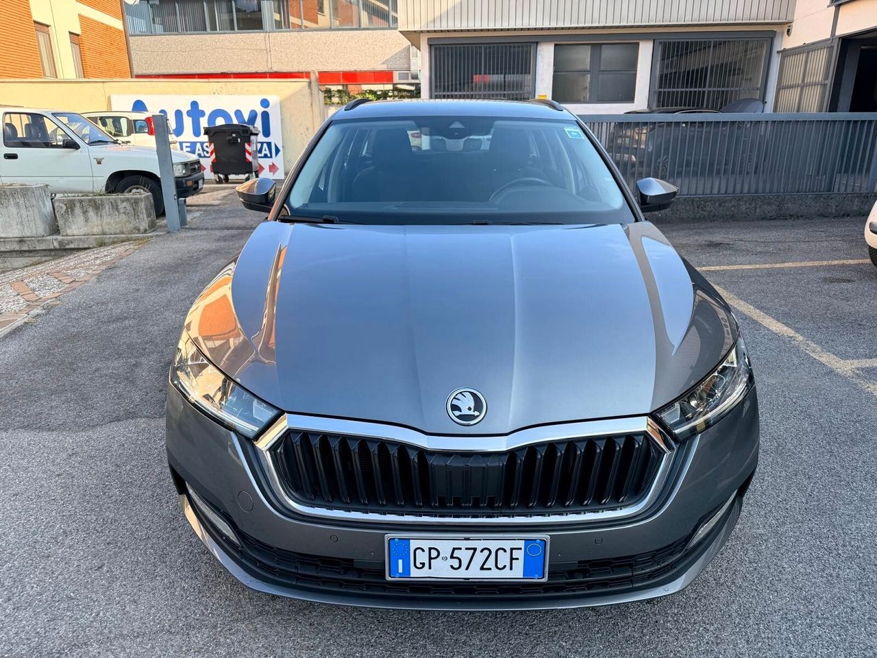 Skoda Octavia 2.0 TDI 115CV EVO SCR DSG Wagon Ex imagem 3