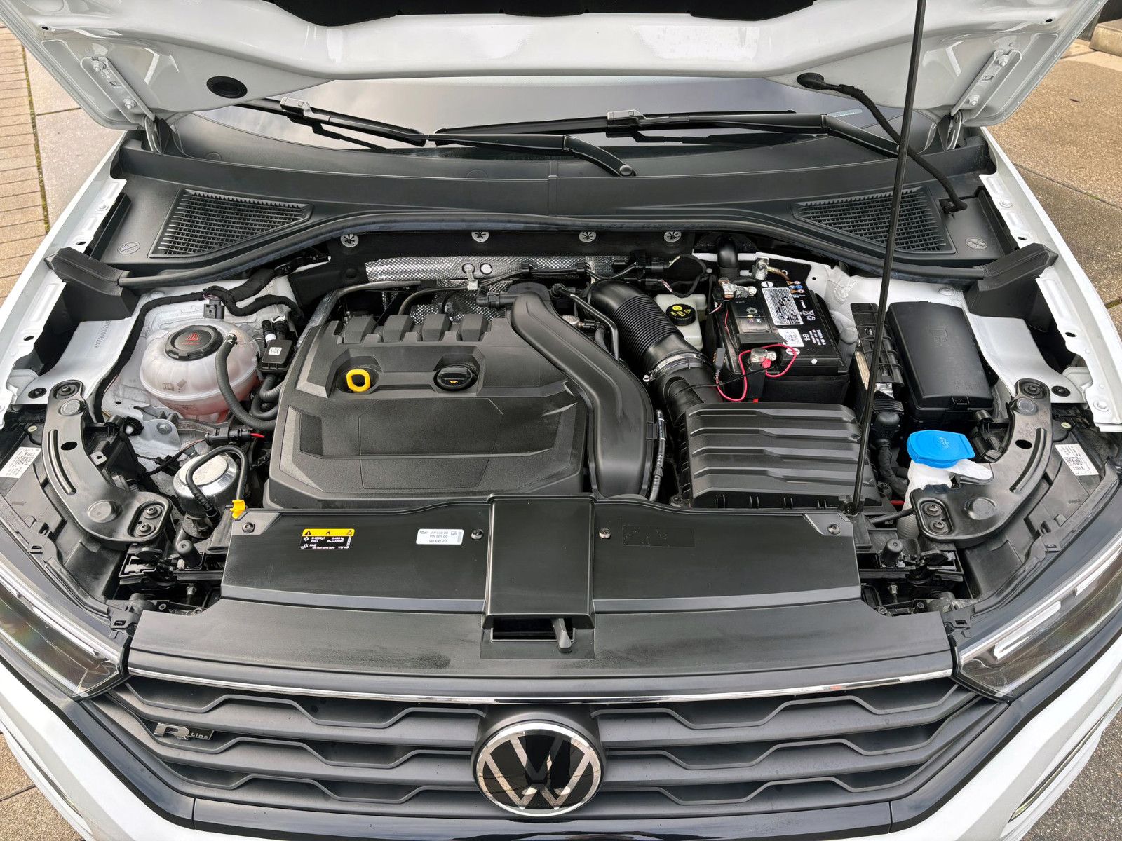 Fahrzeugabbildung Volkswagen T-Roc Cabrio 1.5TSI DSG R-Line ACC KAM LED SHZ